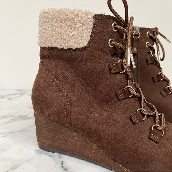New Women's Dr.Scholls Charmer Wedge Bootie Ankle Boot Sherpa Lace Up Size 8 - Picture 4 of 10